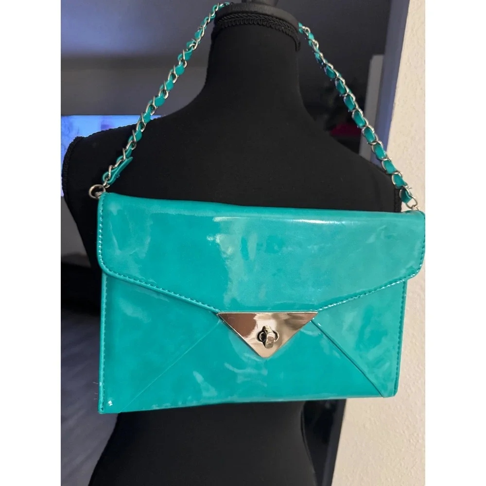 VTG Cache Turquoise Teal Patent Envelope Clutch Bag Silver Chain Strap Turn Lock
